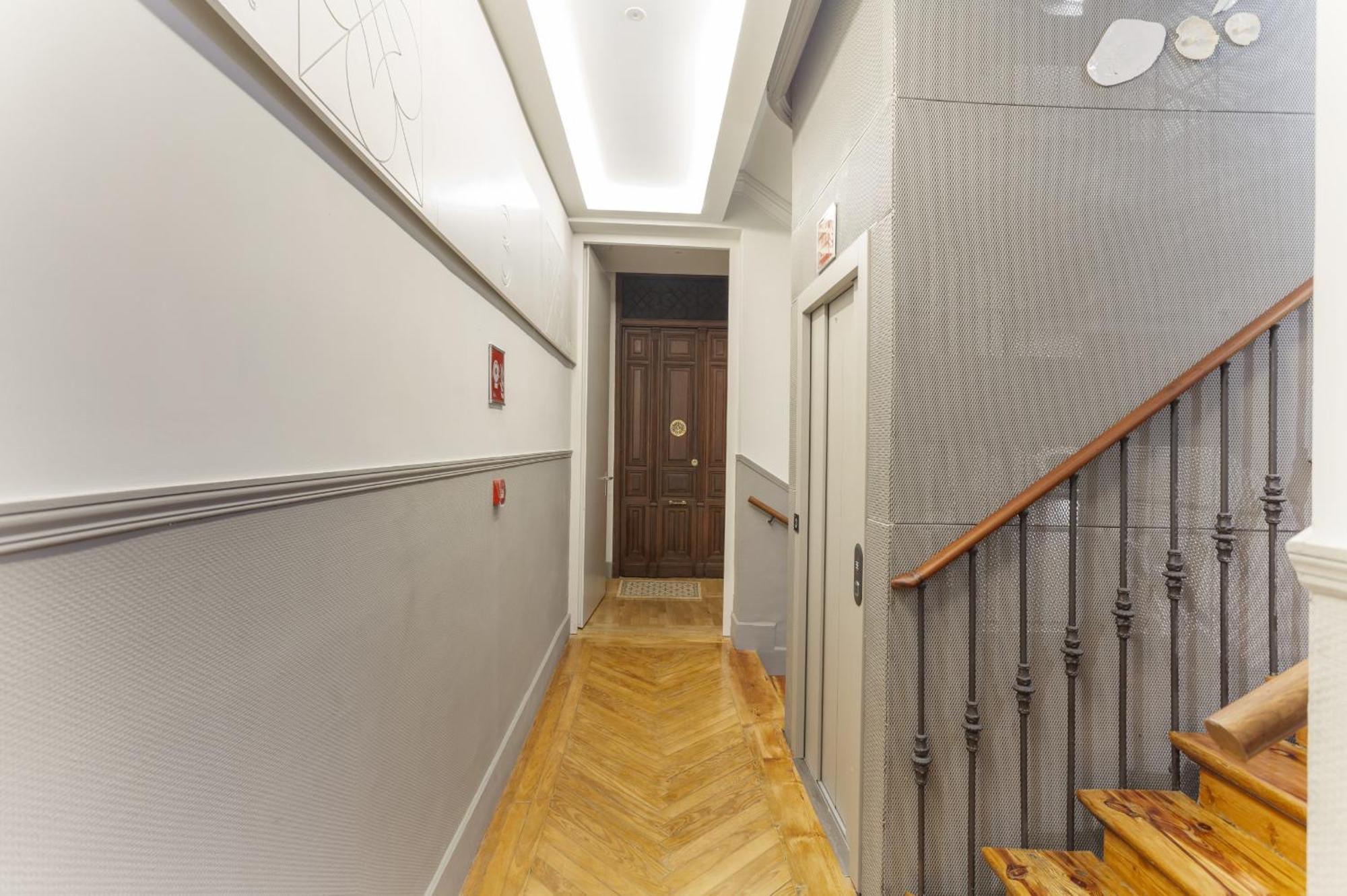 Cibeles Luxe In Madrid Apartment Bagian luar foto