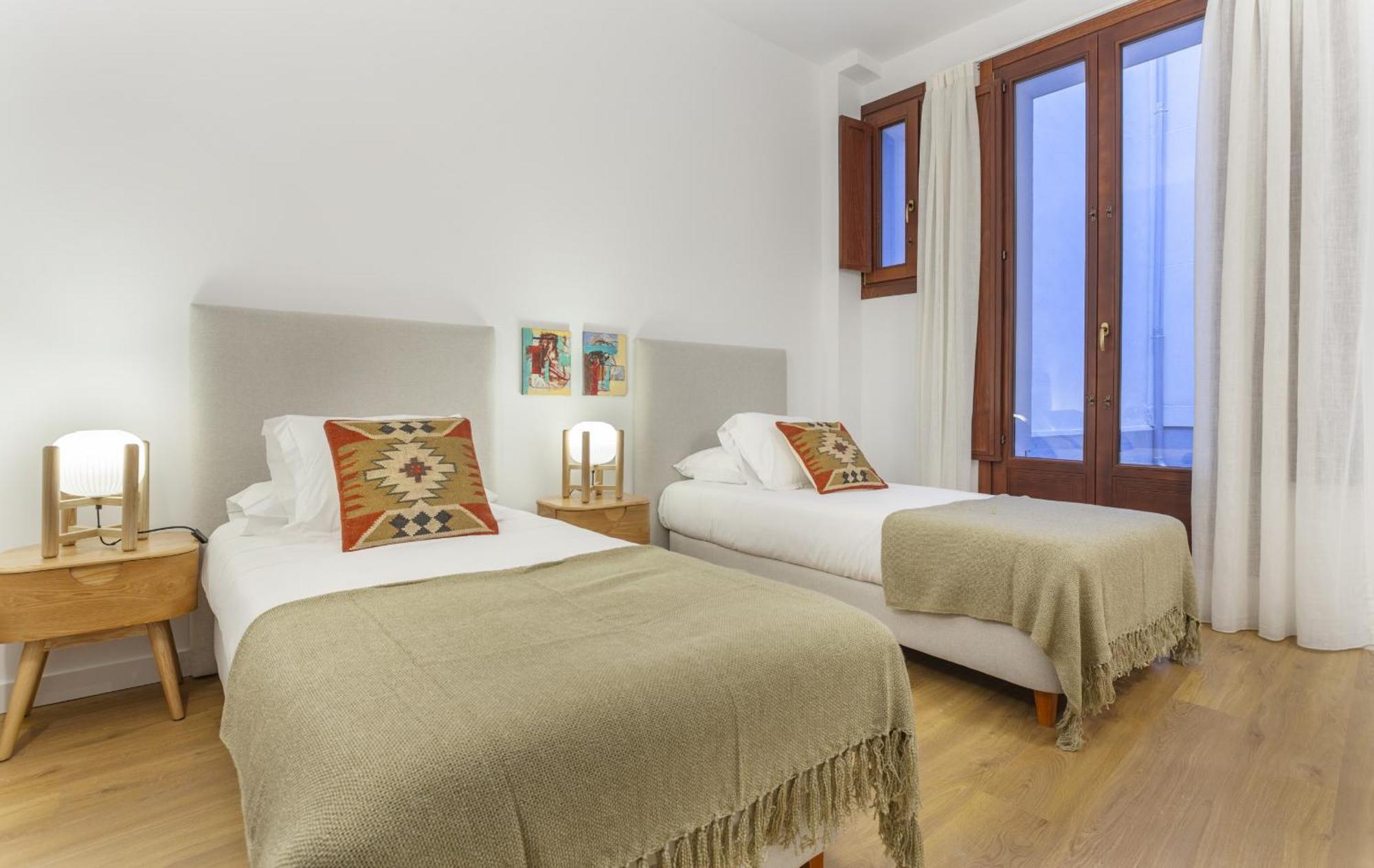 Cibeles Luxe In Madrid Apartment Bagian luar foto