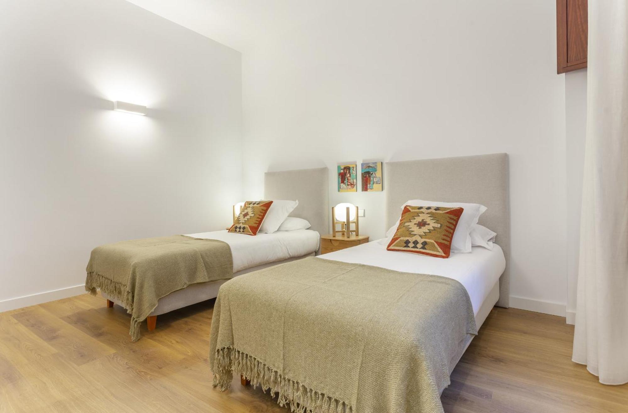 Cibeles Luxe In Madrid Apartment Bagian luar foto