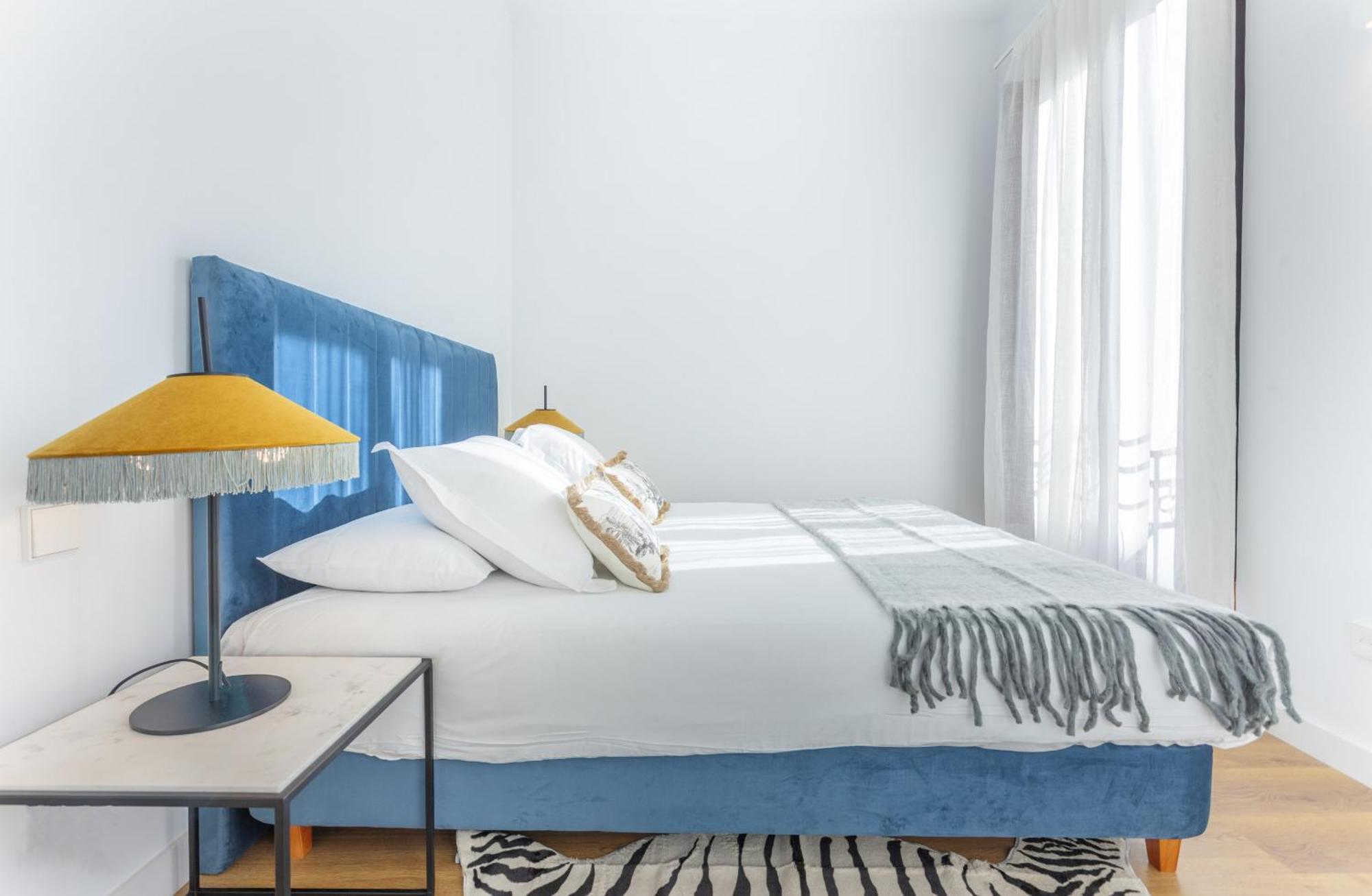 Cibeles Luxe In Madrid Apartment Bagian luar foto