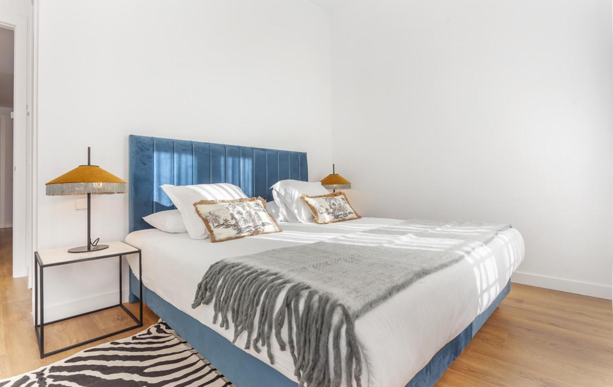 Cibeles Luxe In Madrid Apartment Bagian luar foto