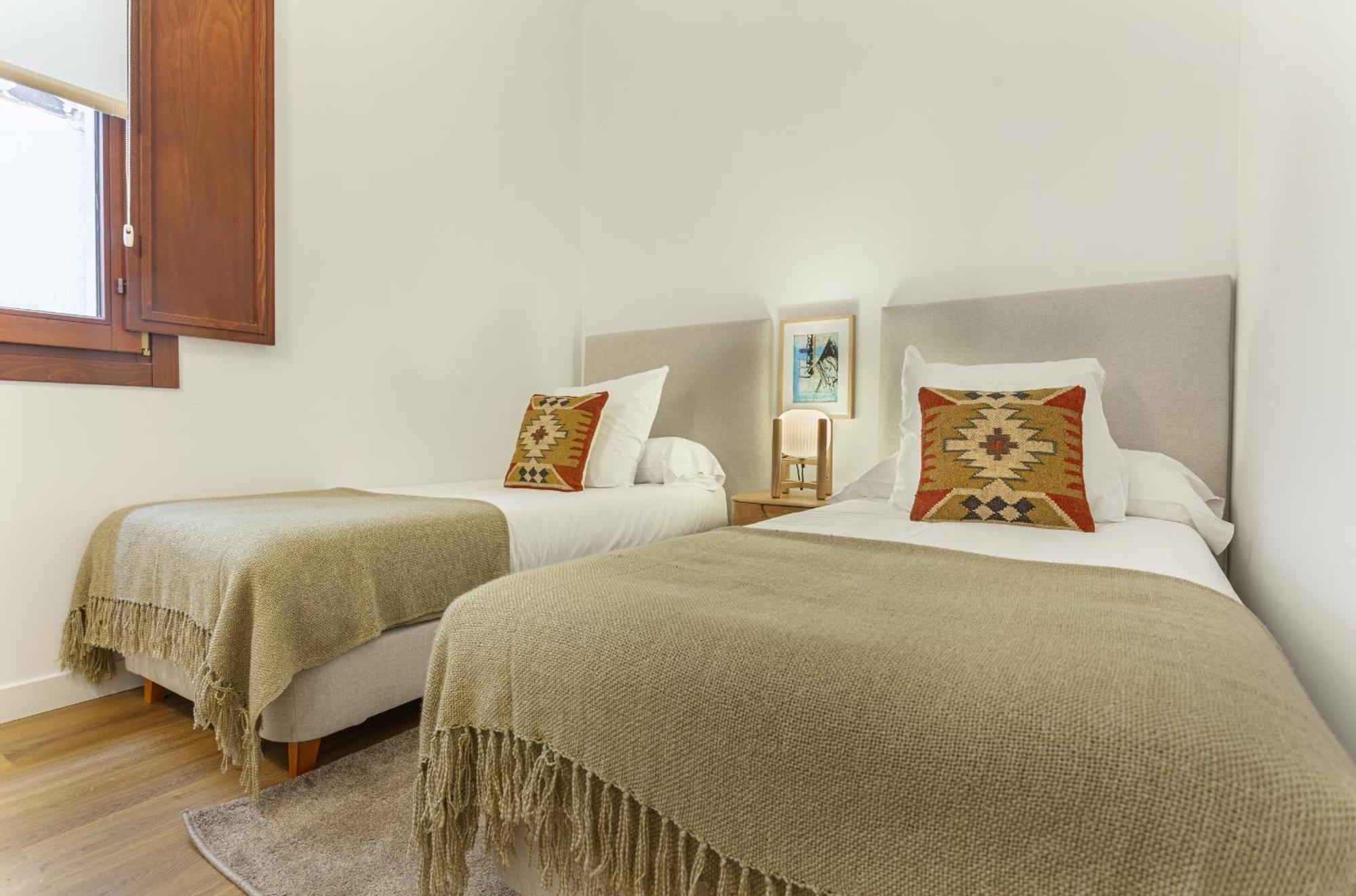 Cibeles Luxe In Madrid Apartment Bagian luar foto