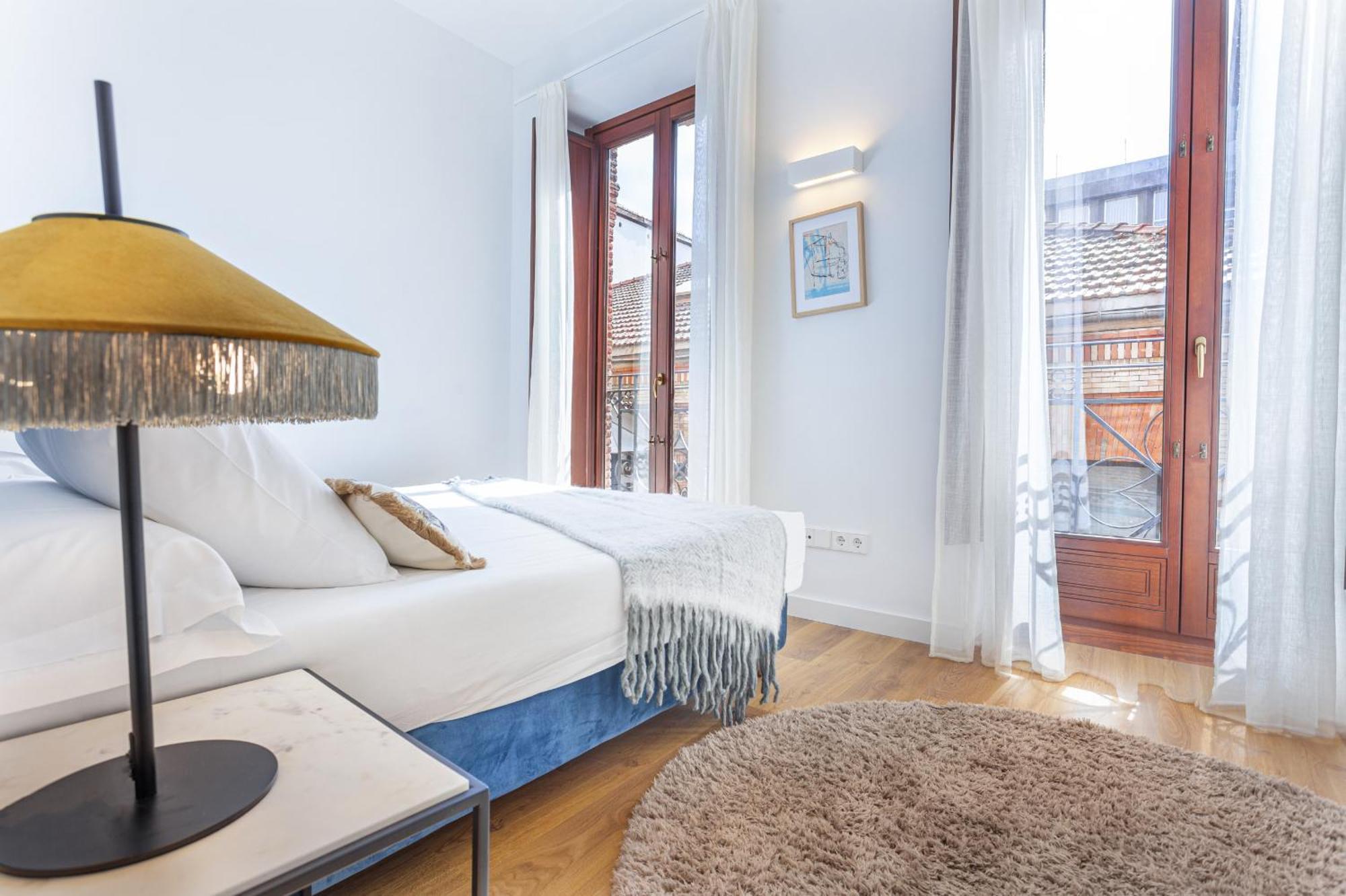 Cibeles Luxe In Madrid Apartment Bagian luar foto
