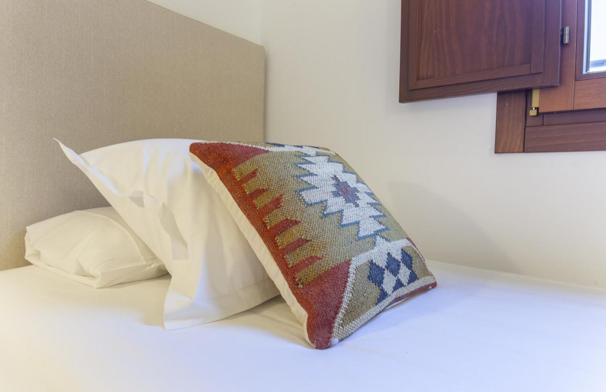 Cibeles Luxe In Madrid Apartment Bagian luar foto