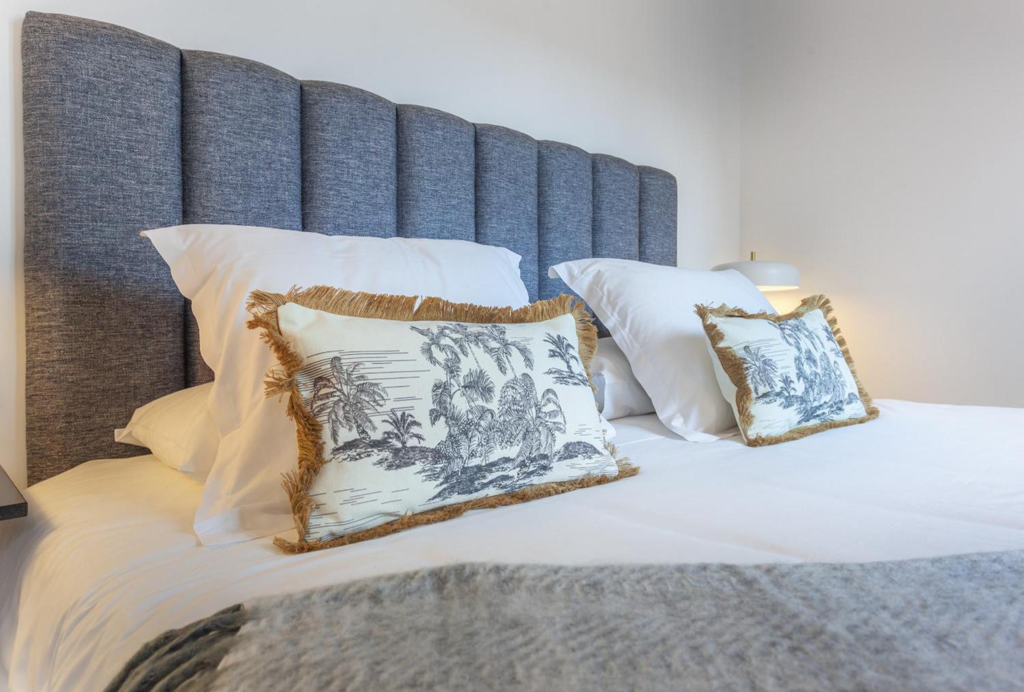 Cibeles Luxe In Madrid Apartment Bagian luar foto