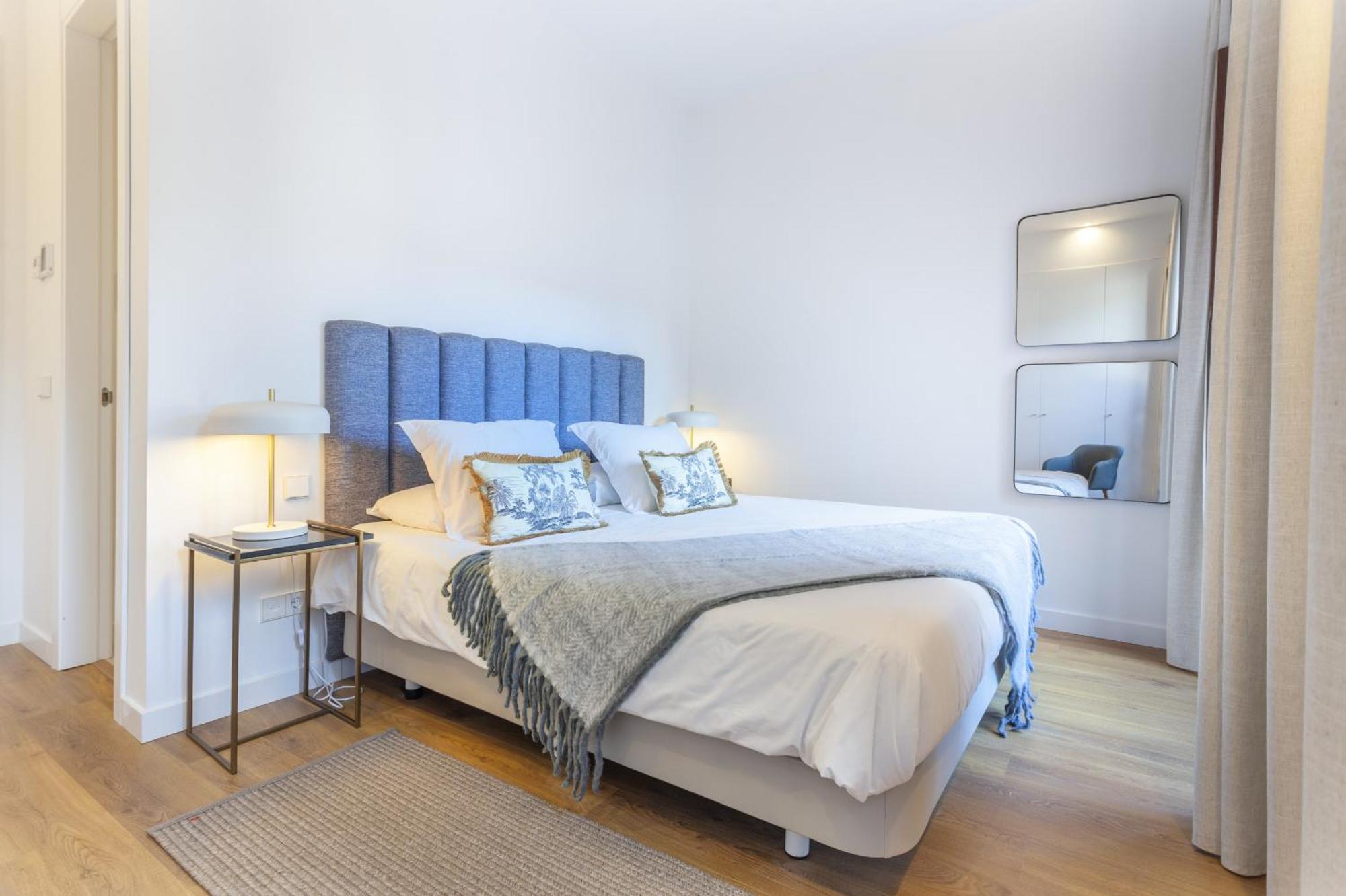 Cibeles Luxe In Madrid Apartment Bagian luar foto